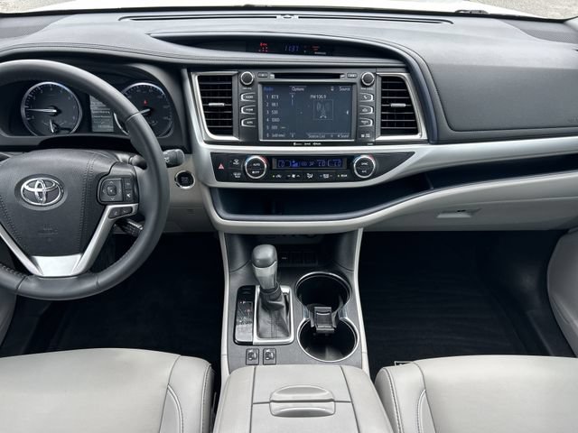 Used 2019 Toyota Highlander XLE FWD image 15