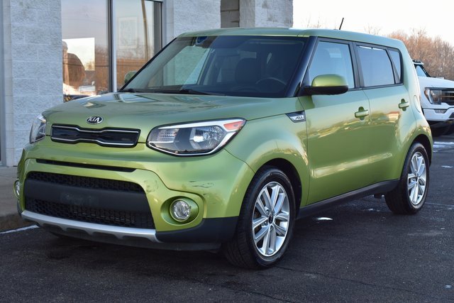 Used 2017 Kia Soul + image 9