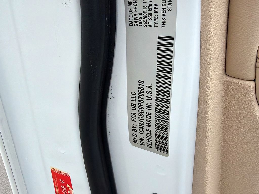 Used 2023 Jeep Grand Cherokee Limited w/ Luxury Tech Group II RWD image 44