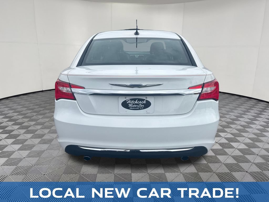 Used 2011 Chrysler 200 Limited FWD image 4