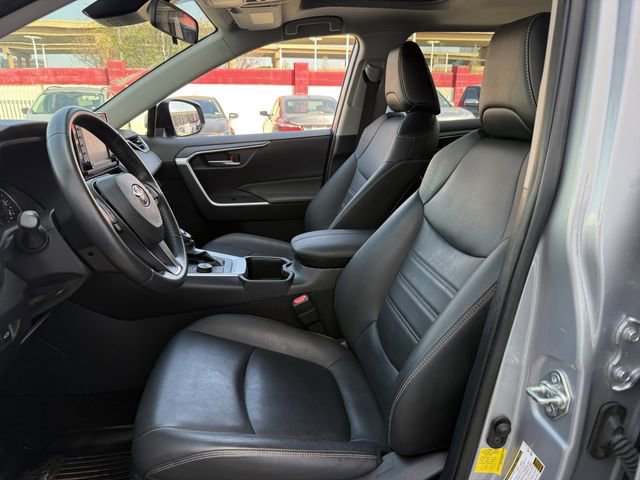 Used 2022 Toyota RAV4 XLE Premium image 28