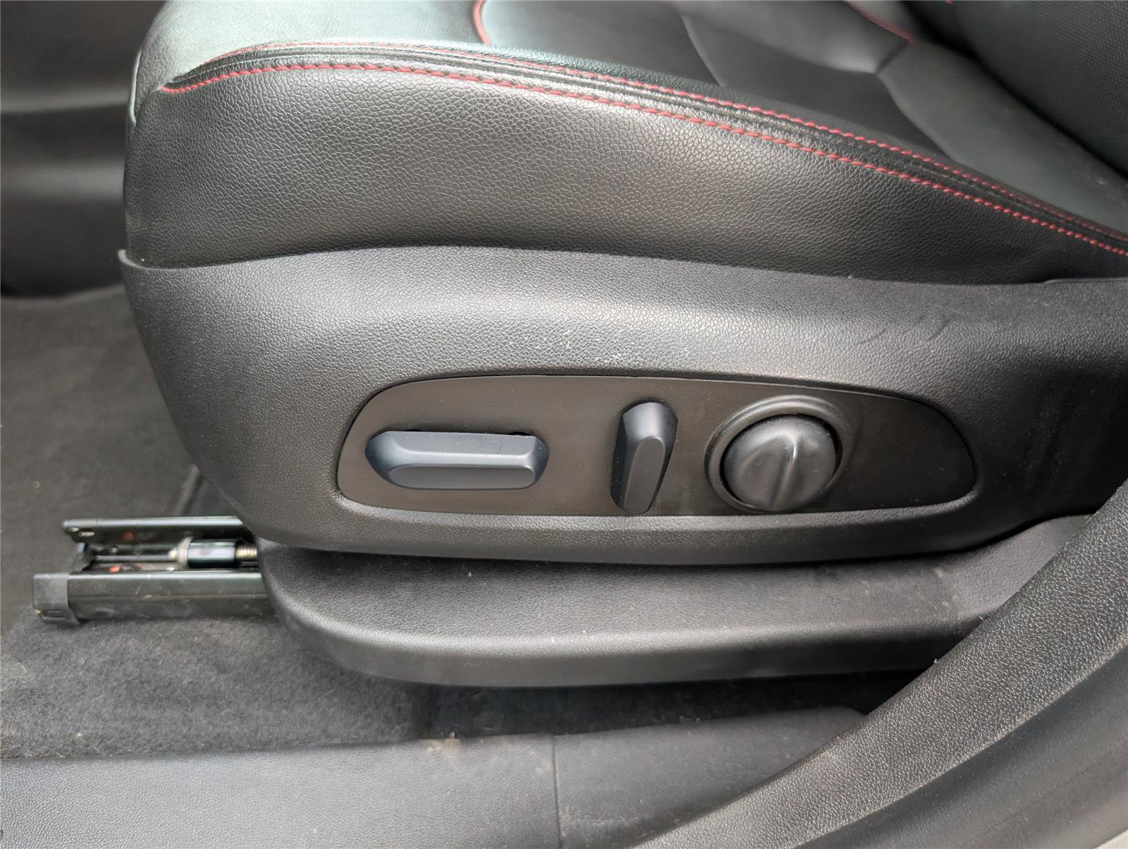 Used 2024 Chevrolet Equinox RS w/ RS Leather Package image 13