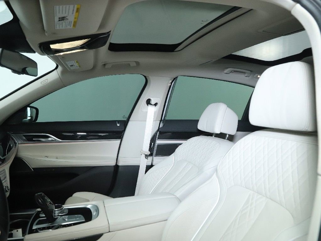 Used 2022 BMW 740i xDrive w/ Premium Package AWD/4WD image 23