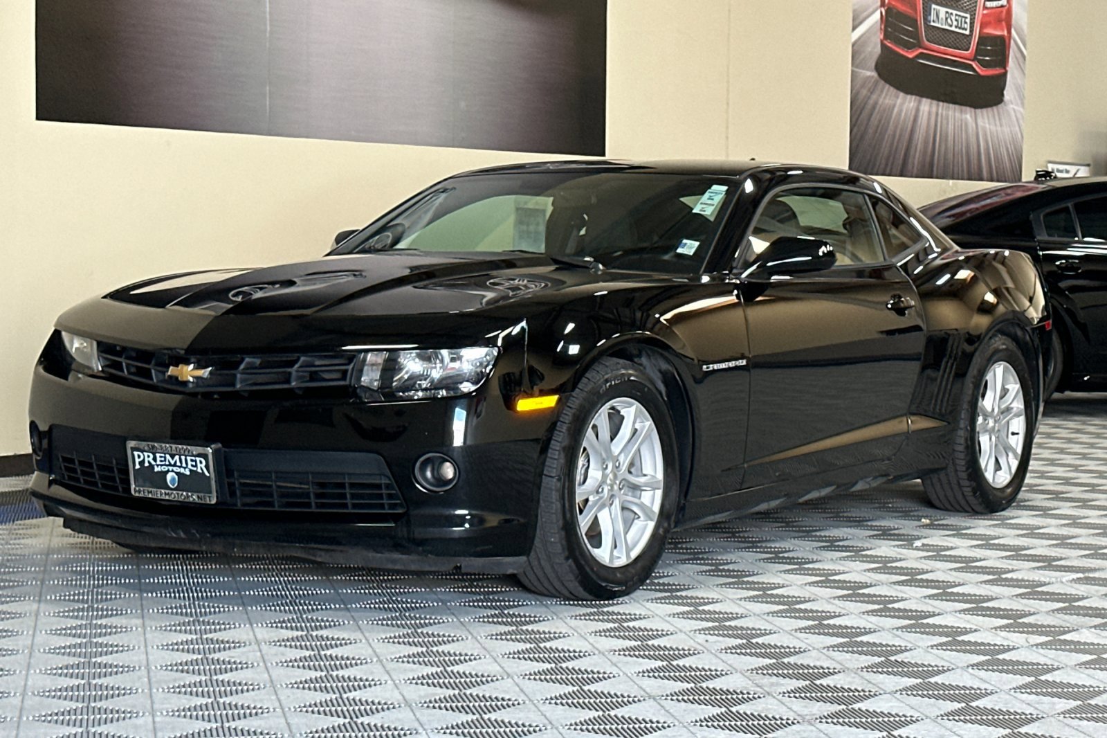 Used 2015 Chevrolet Camaro LT image 8