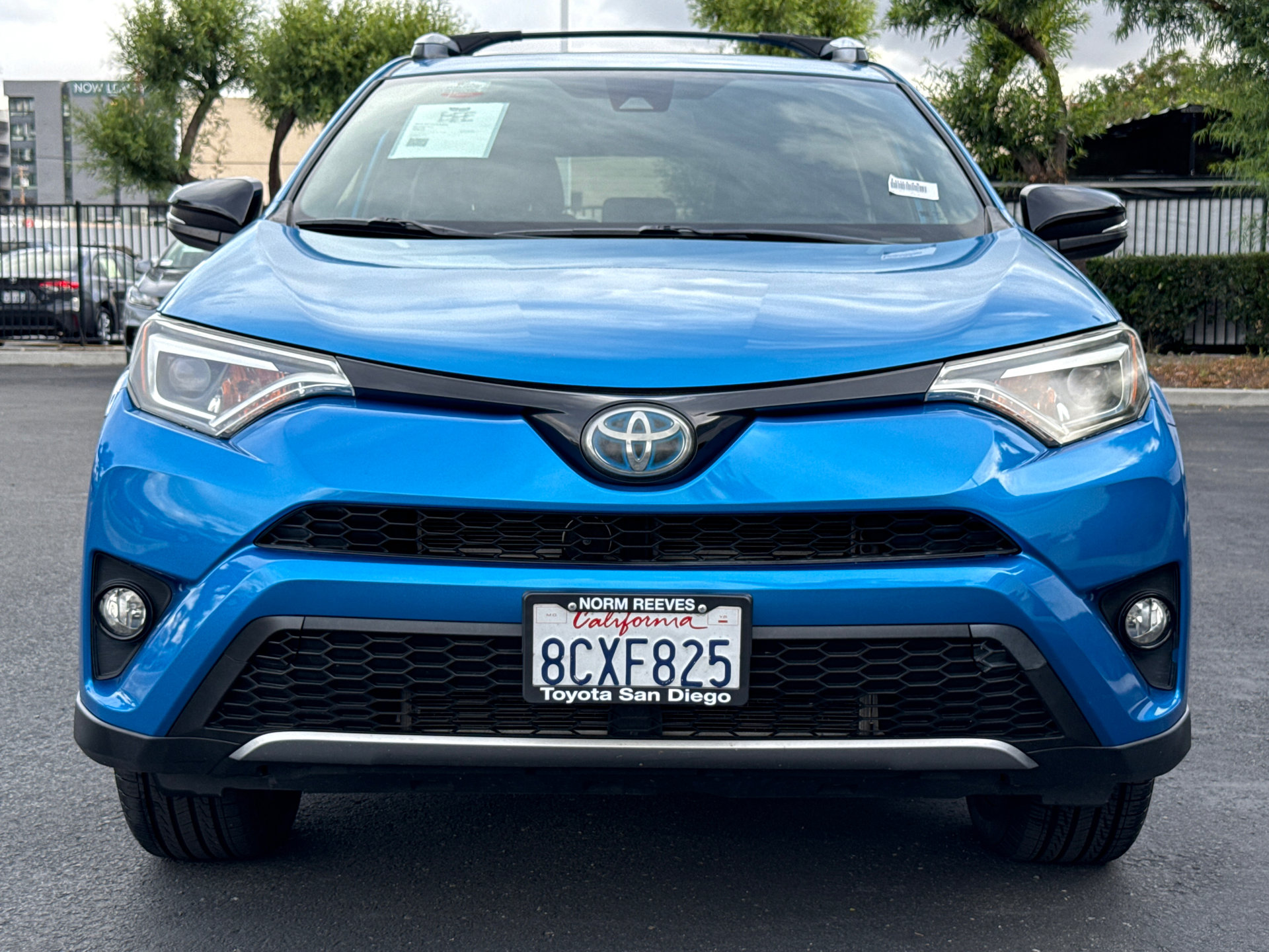 Certified 2018 Toyota RAV4 SE AWD/4WD image 4