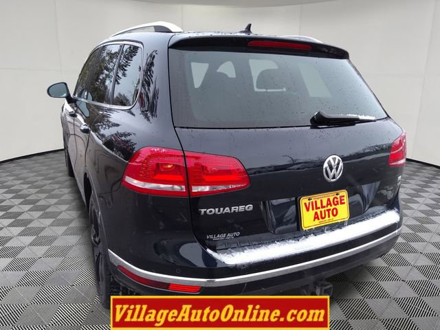 Used 2017 Volkswagen Touareg Wolfsburg Edition image 12
