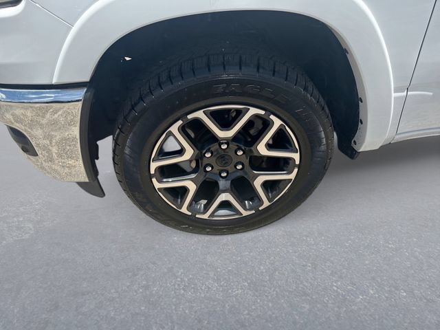 Used 2025 RAM 1500 Laramie AWD/4WD image 10