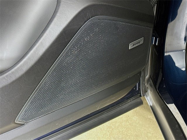 Used 2024 Porsche Cayenne w/ Sport Chrono Package image 13