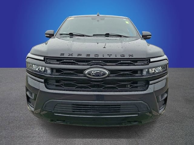 Used 2023 Ford Expedition Limited AWD/4WD image 2