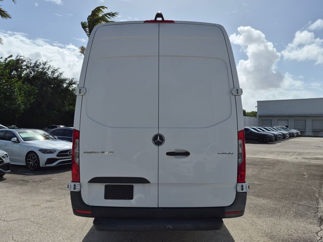 Used 2024 Mercedes-Benz Sprinter 2500 image 6