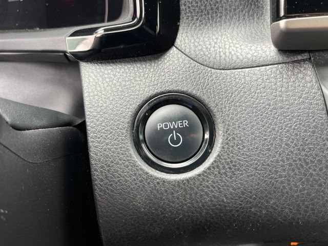 Used 2025 Toyota Camry SE w/ Convenience Package FWD image 21