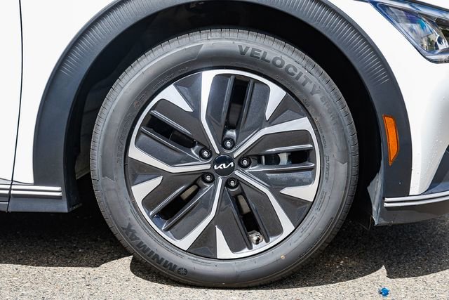 Used 2024 Kia EV6 Light RWD image 11