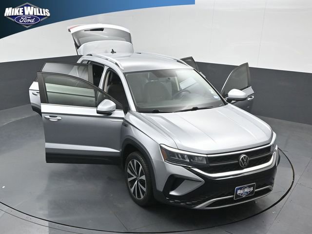 Used 2022 Volkswagen Taos SE image 25