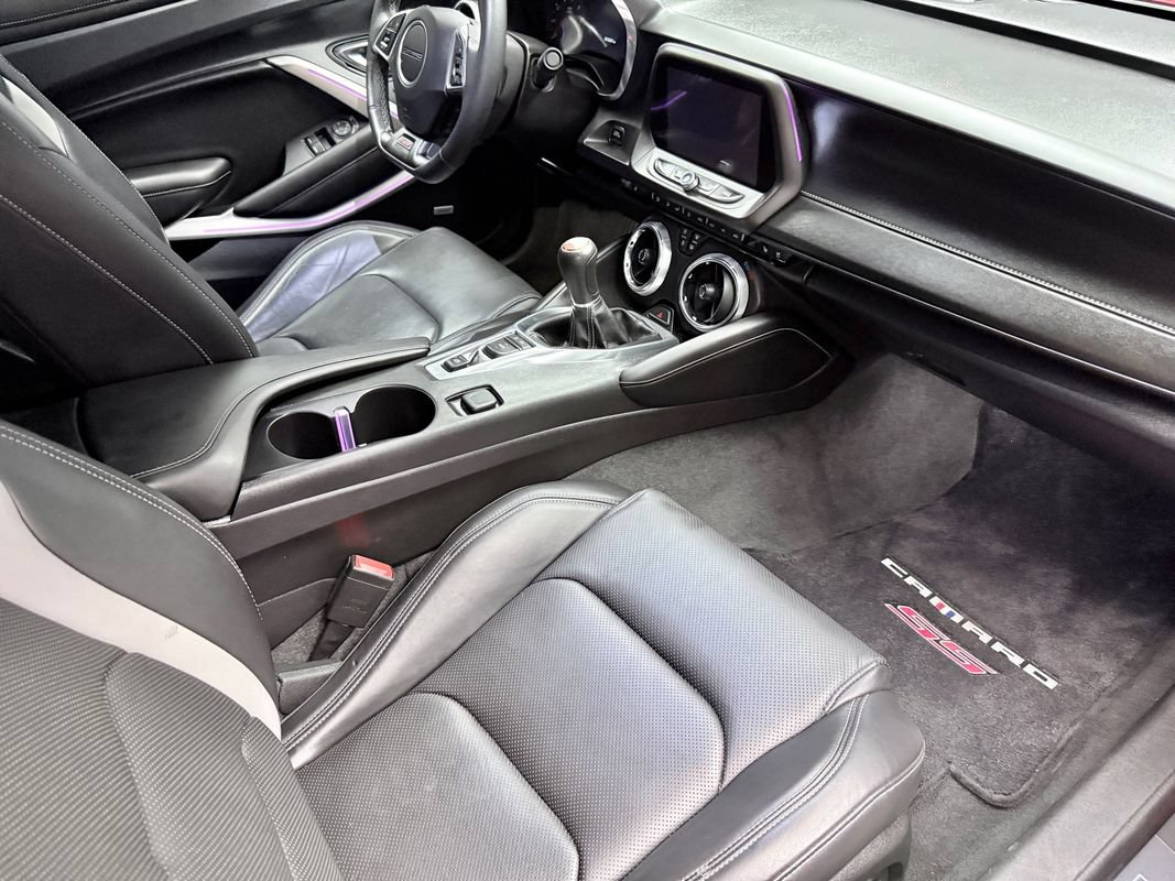 Used 2016 Chevrolet Camaro SS RWD image 11