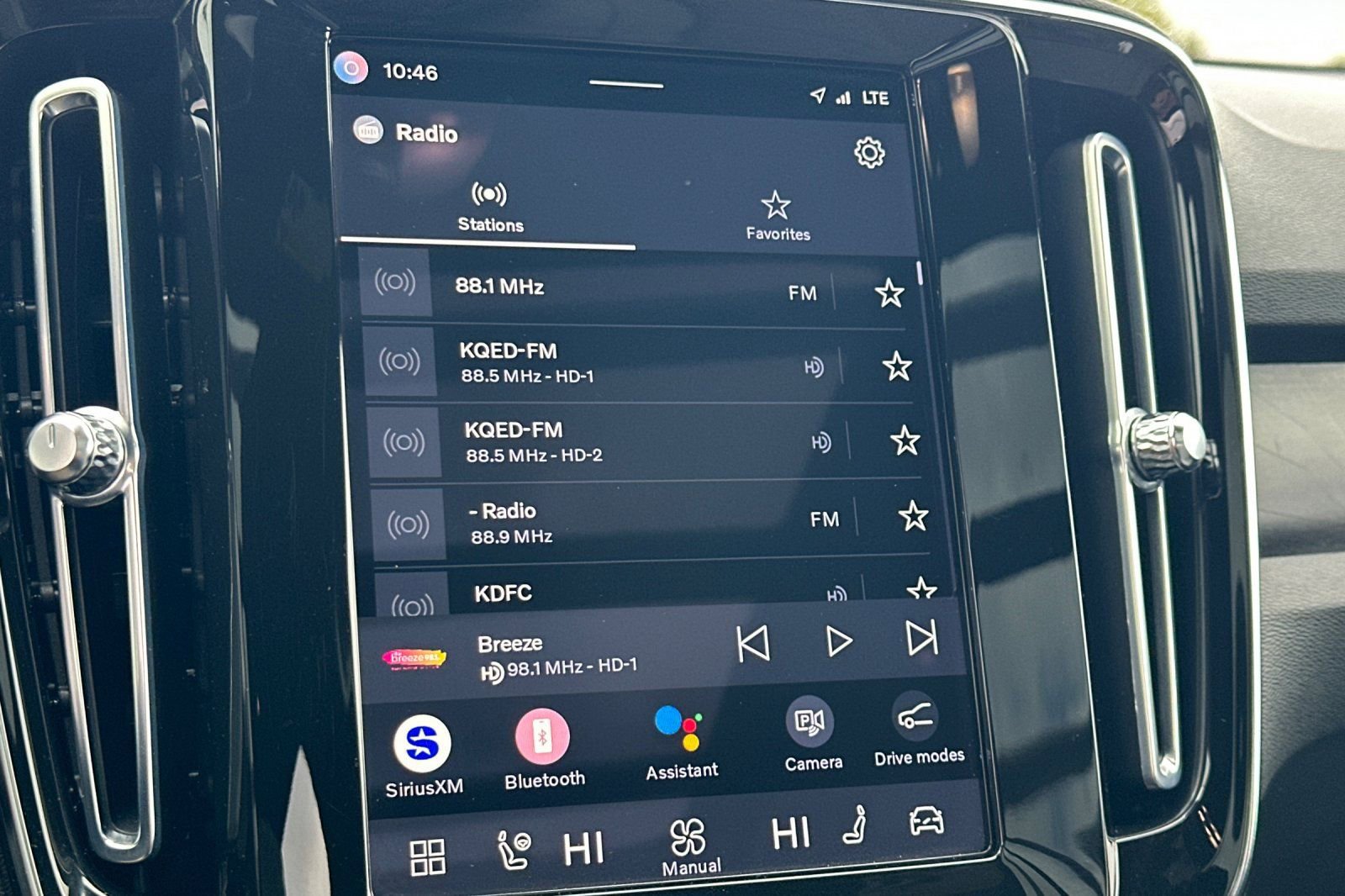 Certified 2023 Volvo XC40 Recharge Ultimate image 21