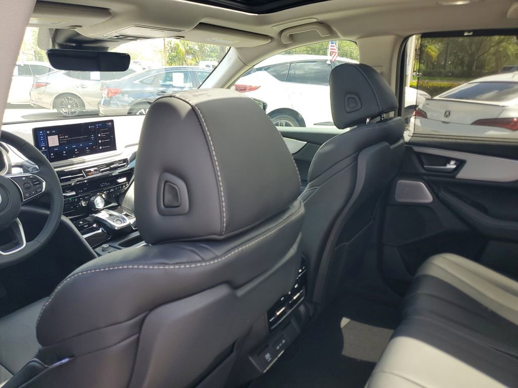 Used 2026 Acura MDX w/ Technology Package image 12