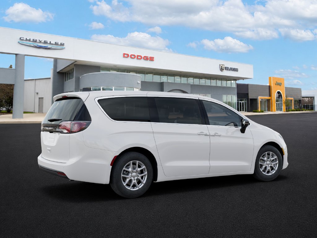 New 2027 Chrysler Pacifica LX FWD image 4