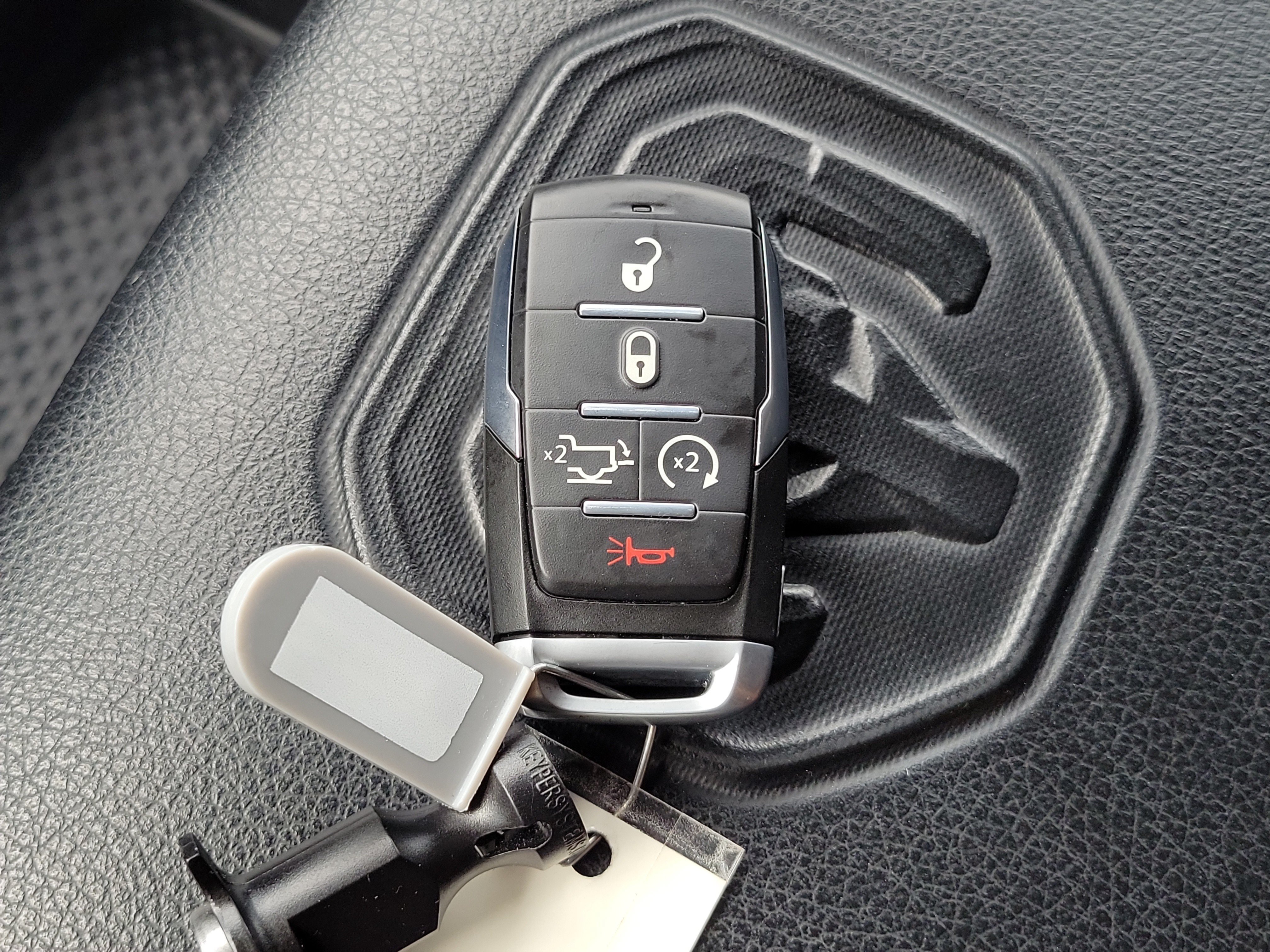 Used 2019 RAM 1500 Laramie RWD image 29