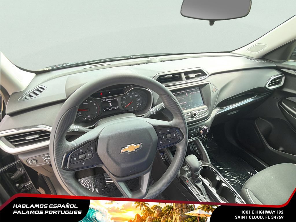 Used 2023 Chevrolet TrailBlazer LS FWD image 16