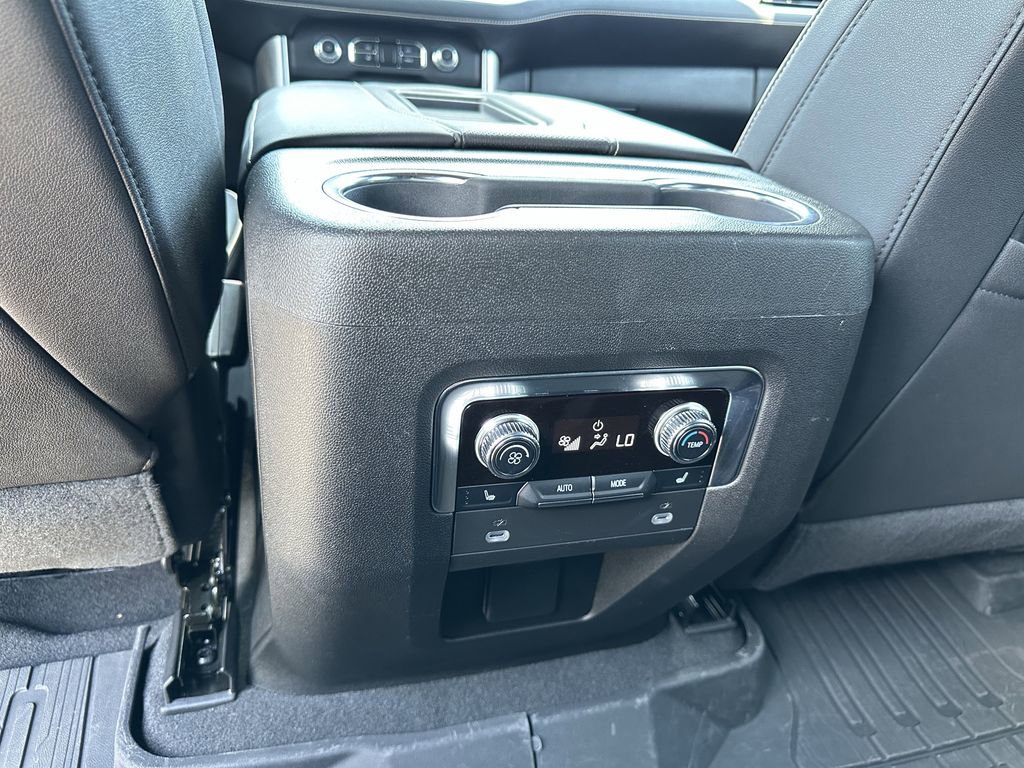 Used 2023 GMC Yukon SLT w/ SLT Luxury Package RWD image 19