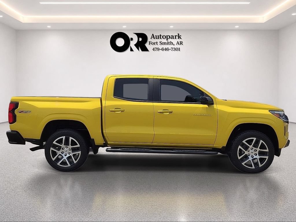 Used 2023 Chevrolet Colorado Z71 w/ Z71 Convenience Package 2 AWD/4WD image 5