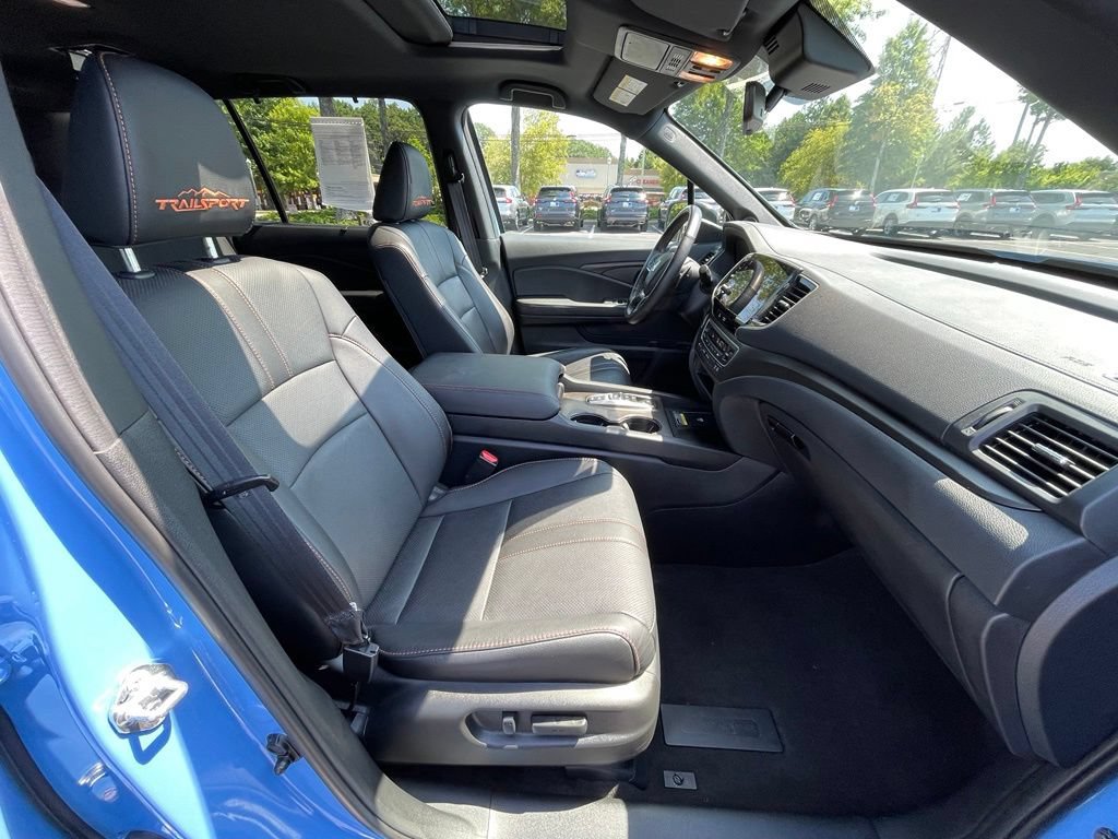 Certified 2025 Honda Passport TrailSport image 33