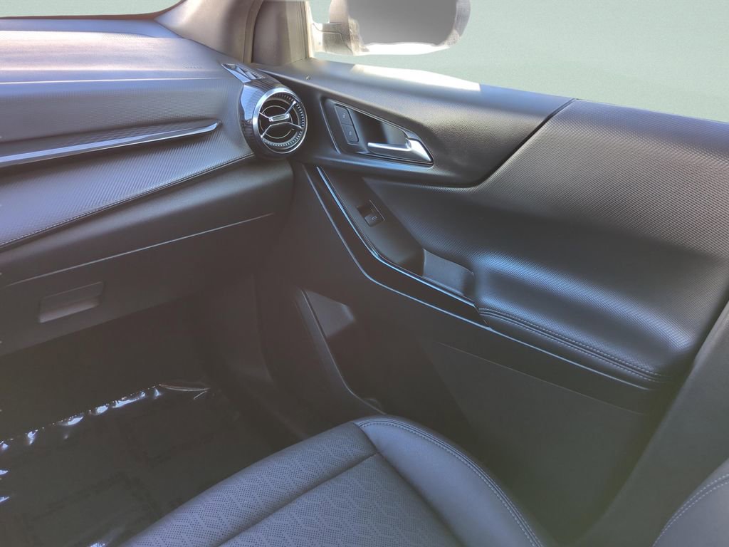 Used 2025 Chevrolet Equinox LT w/ Convenience Package II image 16