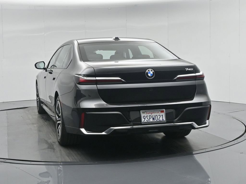 Used 2025 BMW 740i image 29