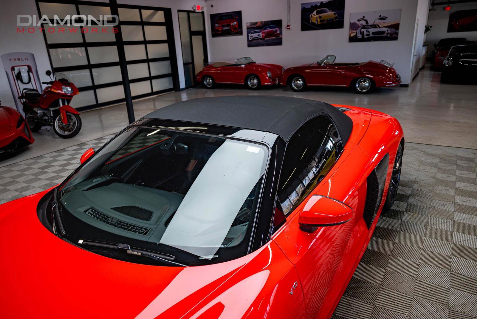 Used 2018 Audi R8 V10 w/ Carbon Exterior Package image 37