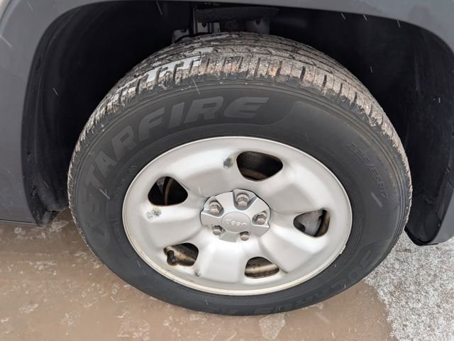 Used 2017 Jeep Cherokee Sport w/ Safety Group image 12