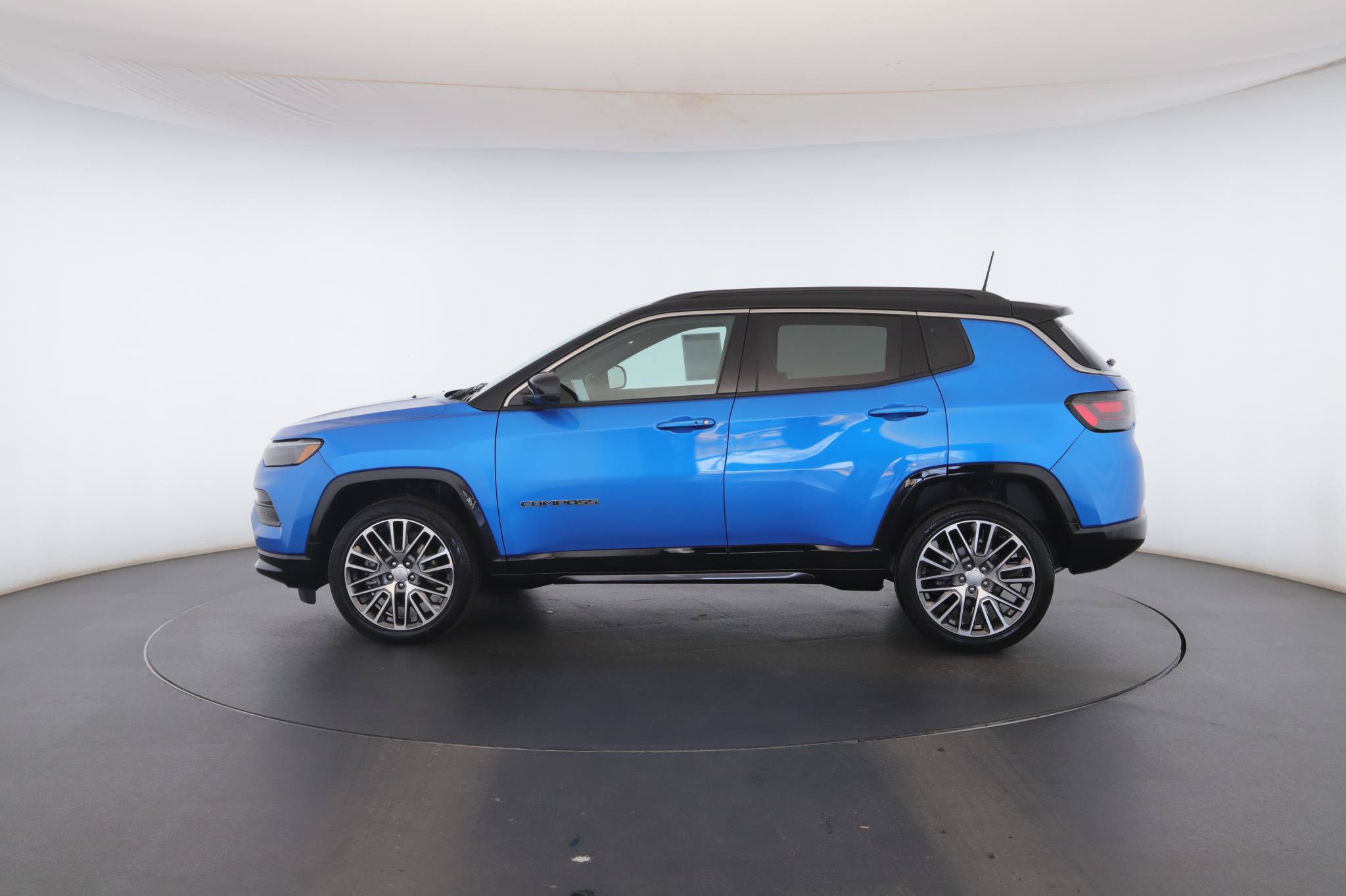 Used 2024 Jeep Compass Limited w/ Elite Group AWD/4WD image 20