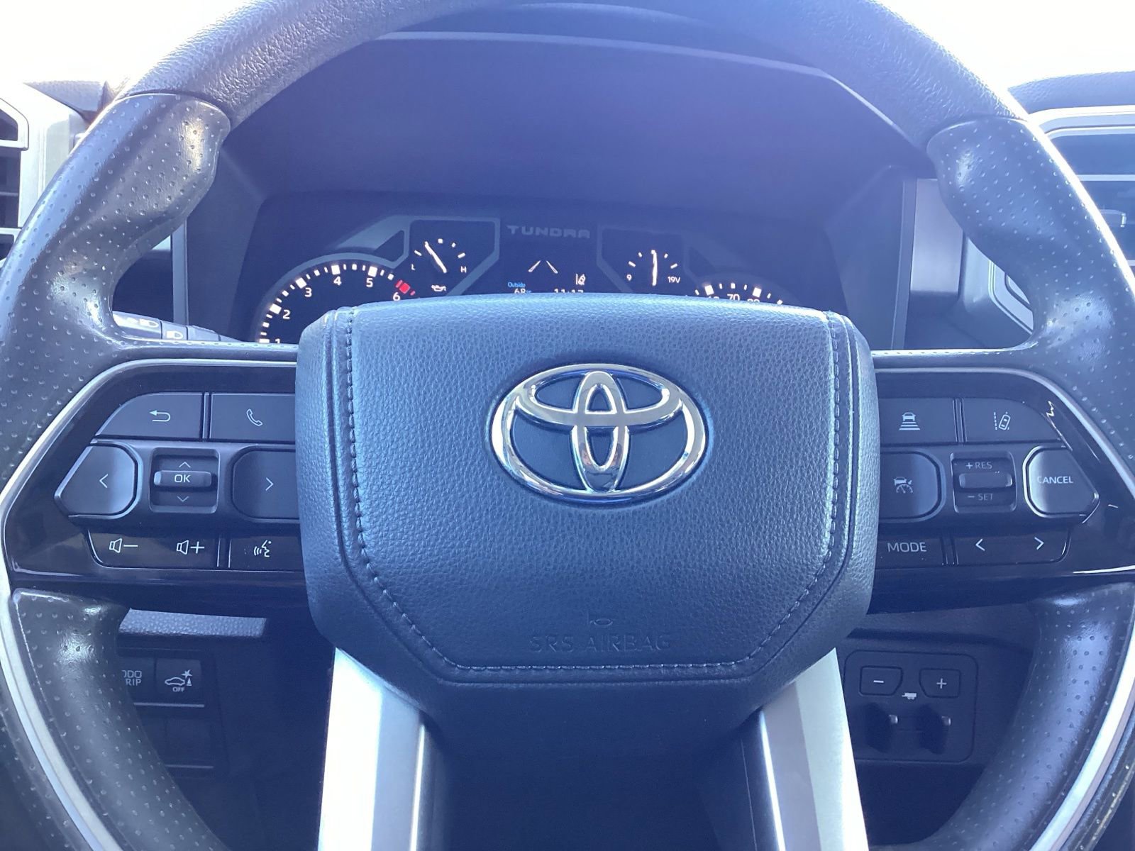 Used 2022 Toyota Tundra SR5 w/ Convenience Package image 11