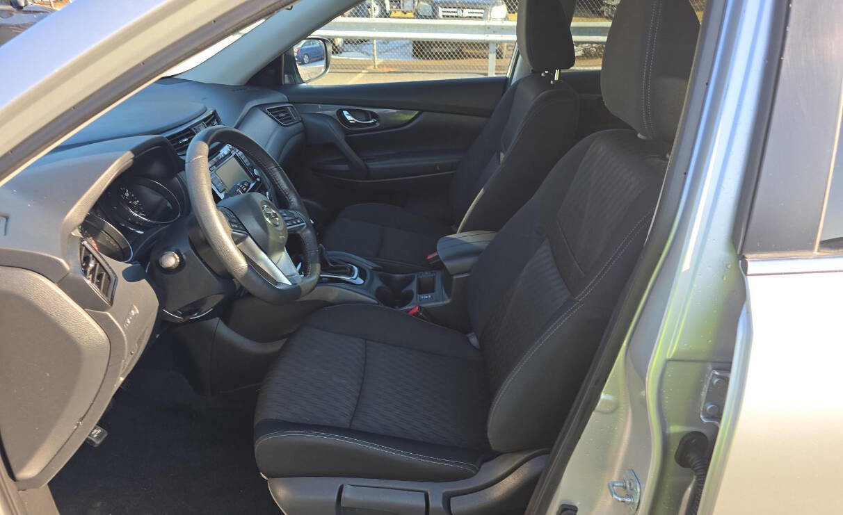 Used 2020 Nissan Rogue S w/ Special Edition Package image 15