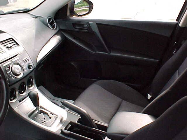 Used 2010 MAZDA MAZDA3 i Sport FWD image 14