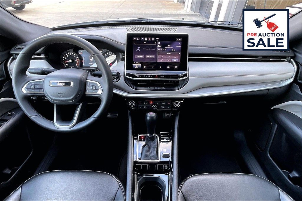 Used 2025 Jeep Compass Limited AWD/4WD image 15