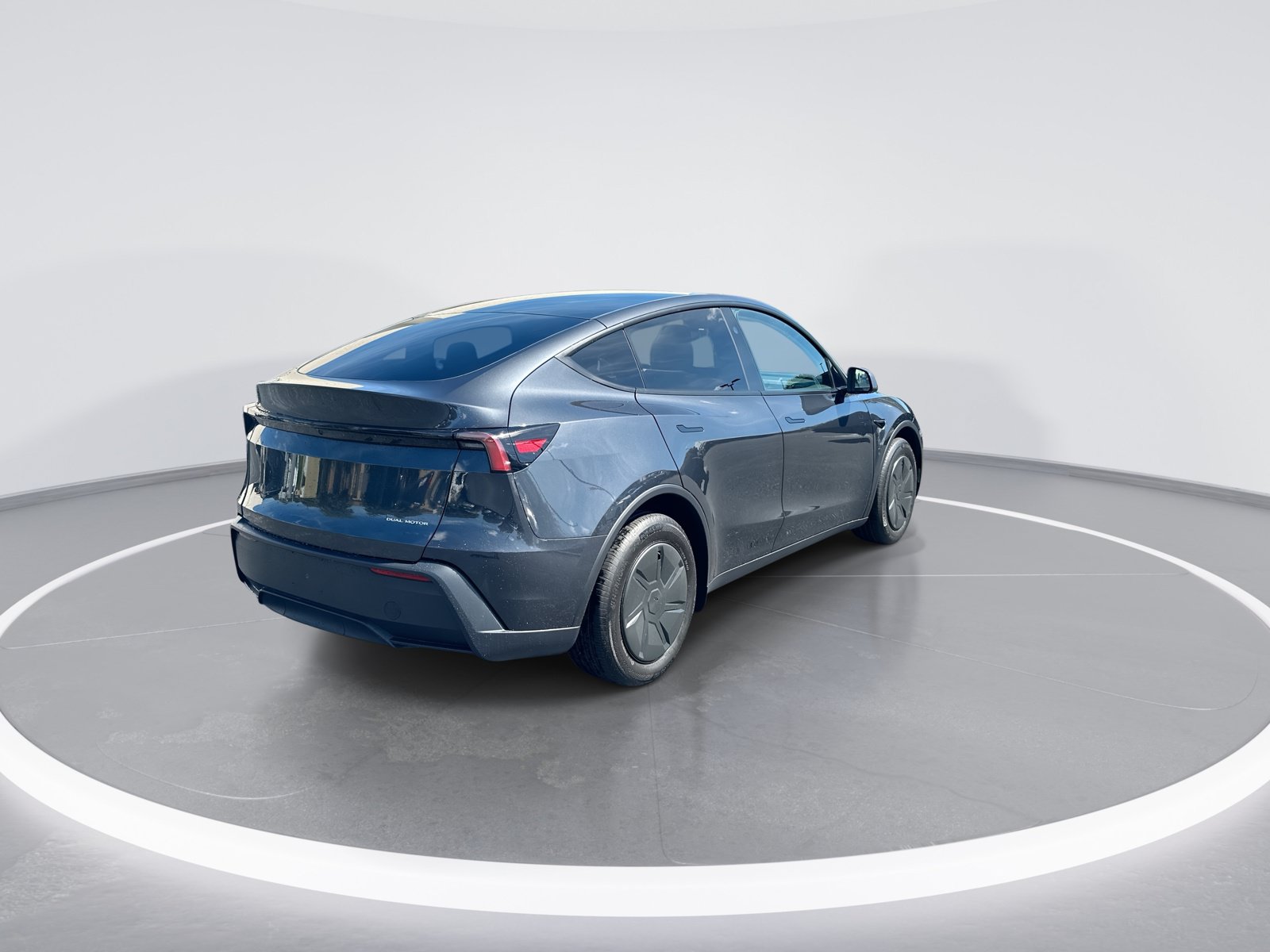 Used 2026 Tesla Model Y AWD image 9