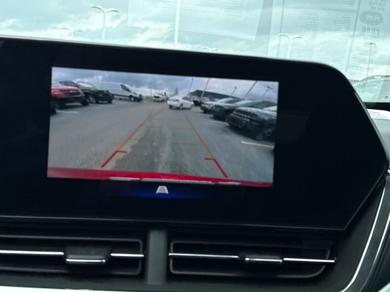 Used 2025 Chevrolet Trax LT w/ LT Convenience Package image 18