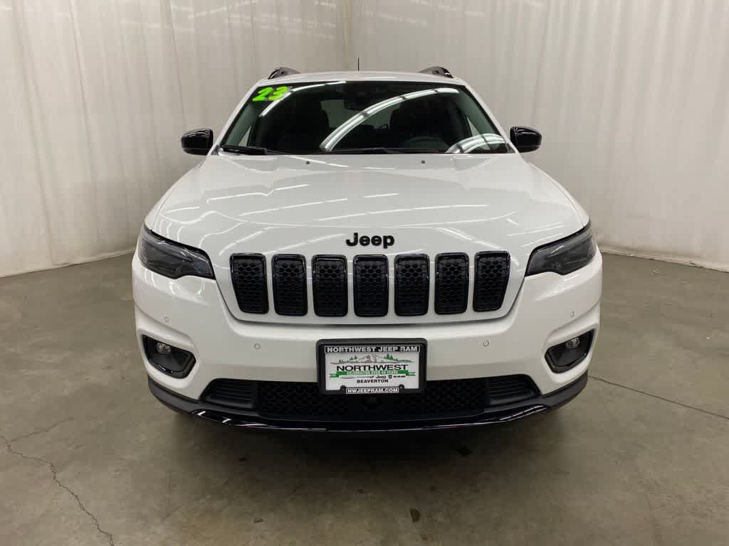 Used 2023 Jeep Cherokee Altitude Lux w/ Mopar Interior Package AWD/4WD image 9