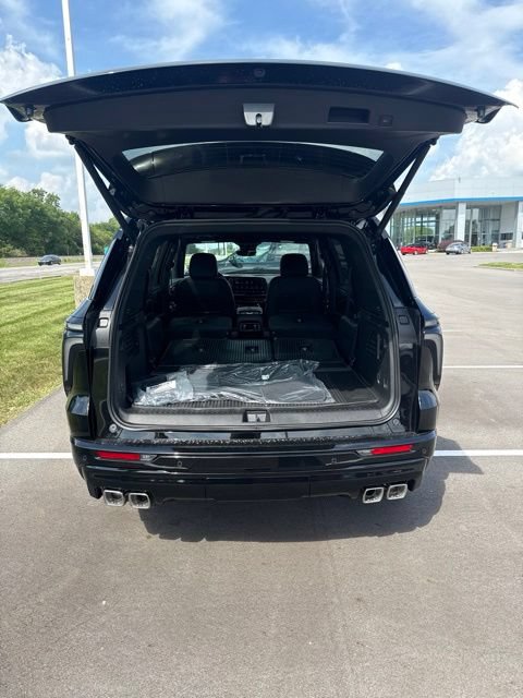 New 2026 Chevrolet Traverse RS w/ LPO, Floor Liner Package AWD/4WD image 13