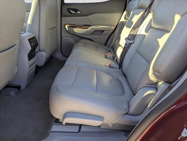 Used 2018 GMC Acadia SLE image 16