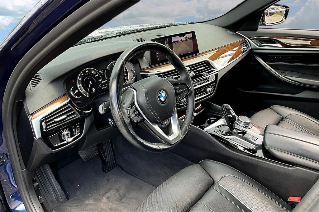Used 2019 BMW 530e xDrive w/ Luxury Seating Package AWD/4WD image 17