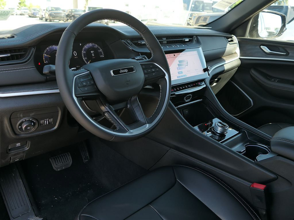 New 2026 Jeep Grand Cherokee Limited w/ Limited Altitude Package AWD/4WD image 8