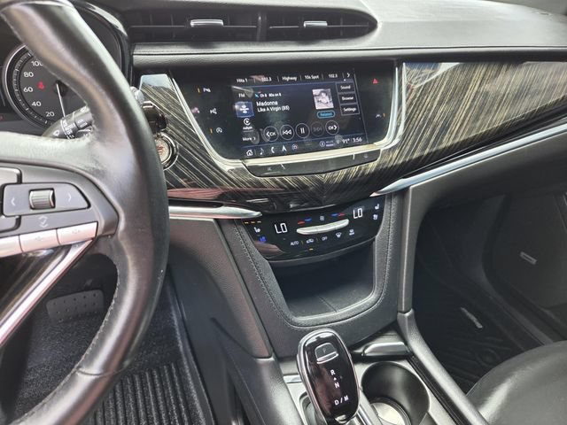 Used 2023 Cadillac XT6 Premium Luxury w/ Technology Package FWD image 7