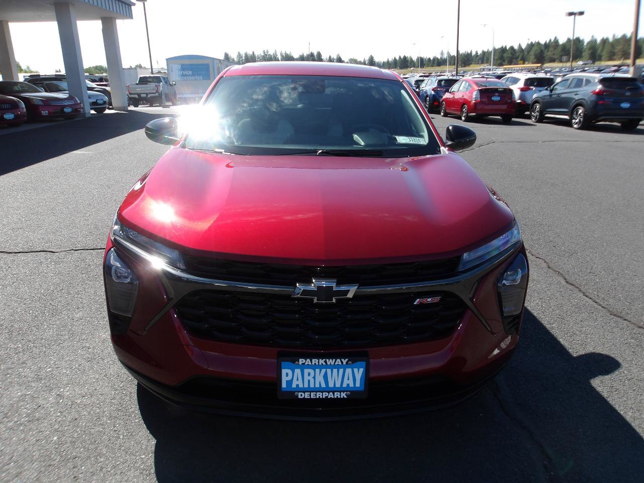 Used 2024 Chevrolet Trax RS w/ Sunroof Package FWD image 8
