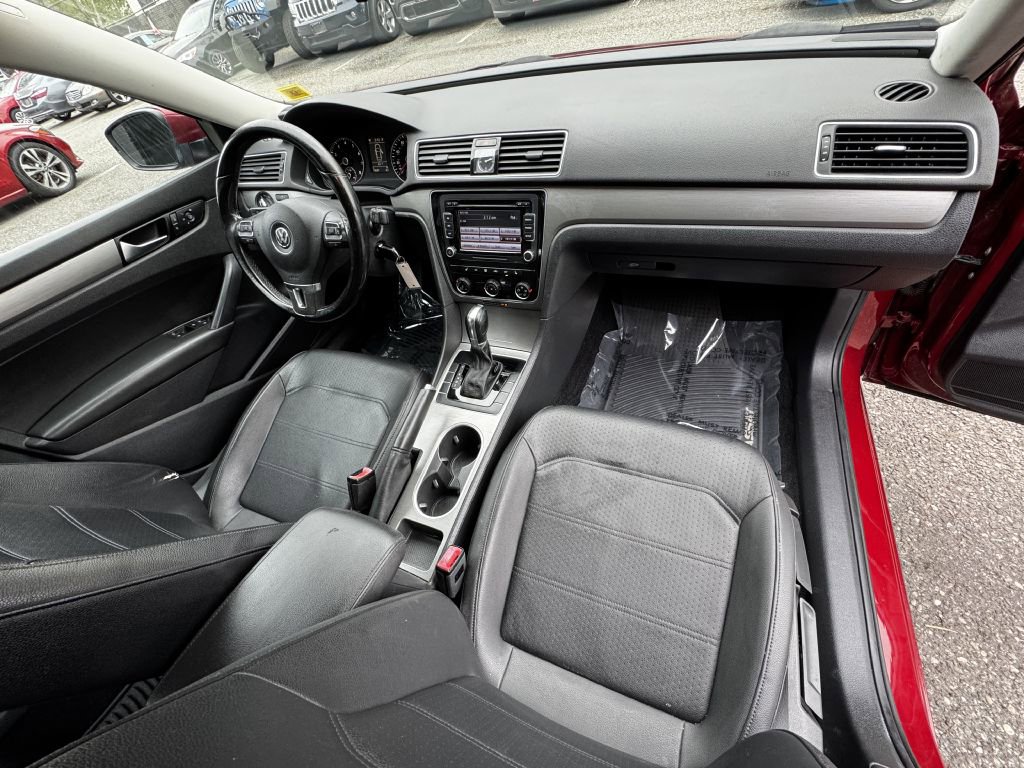 Used 2015 Volkswagen Passat 1.8T SE FWD image 19