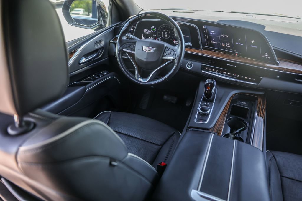 Used 2023 Cadillac Escalade Premium Luxury image 29