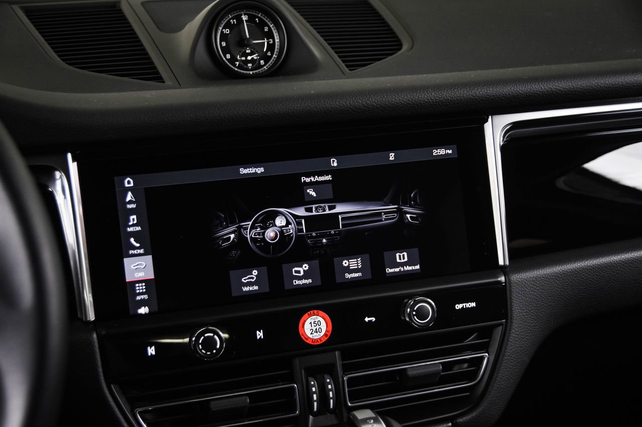 Certified 2026 Porsche Macan image 18