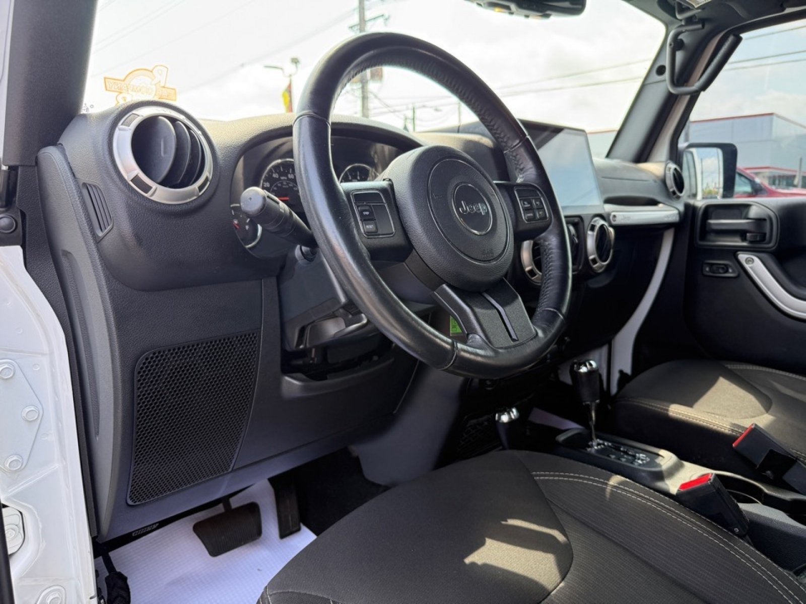 Used 2018 Jeep Wrangler Unlimited Sahara AWD/4WD image 18