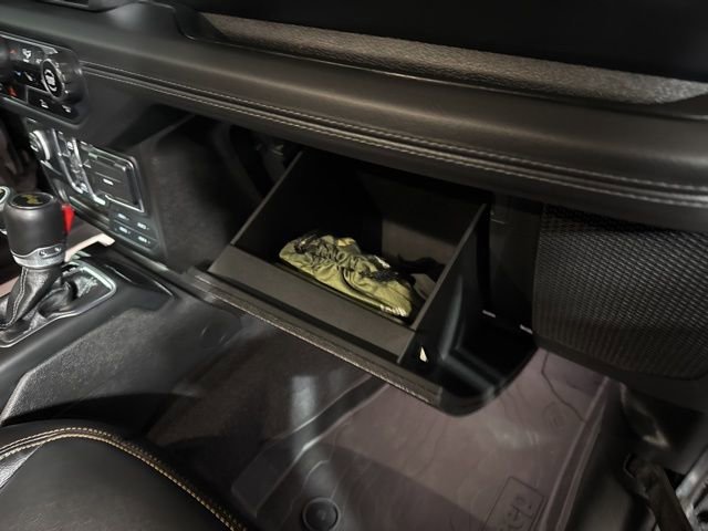 Used 2025 Jeep Gladiator Sport image 38