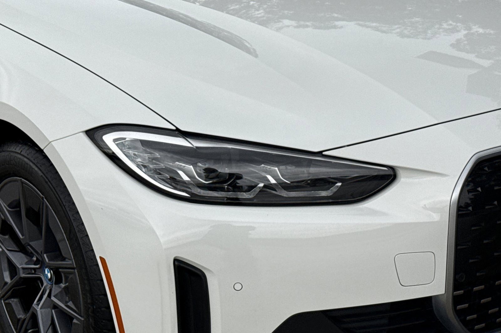 Used 2022 BMW i4 eDrive40 w/ Premium Package image 10